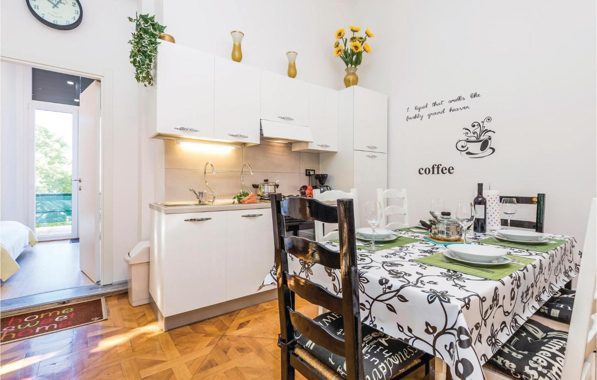 Amazing Apartment In Rijeka With Wifi Bagian luar foto