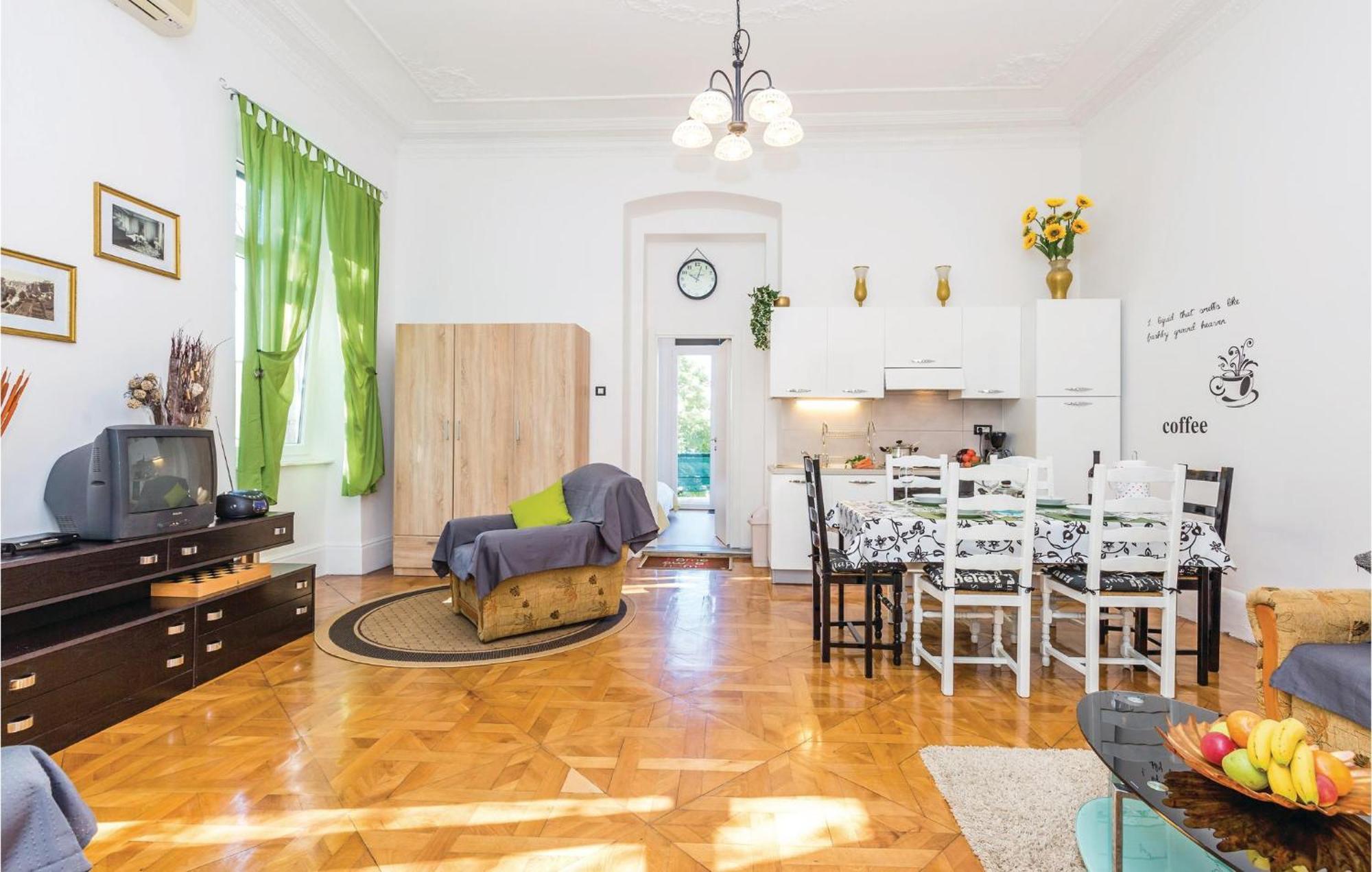Amazing Apartment In Rijeka With Wifi Bagian luar foto